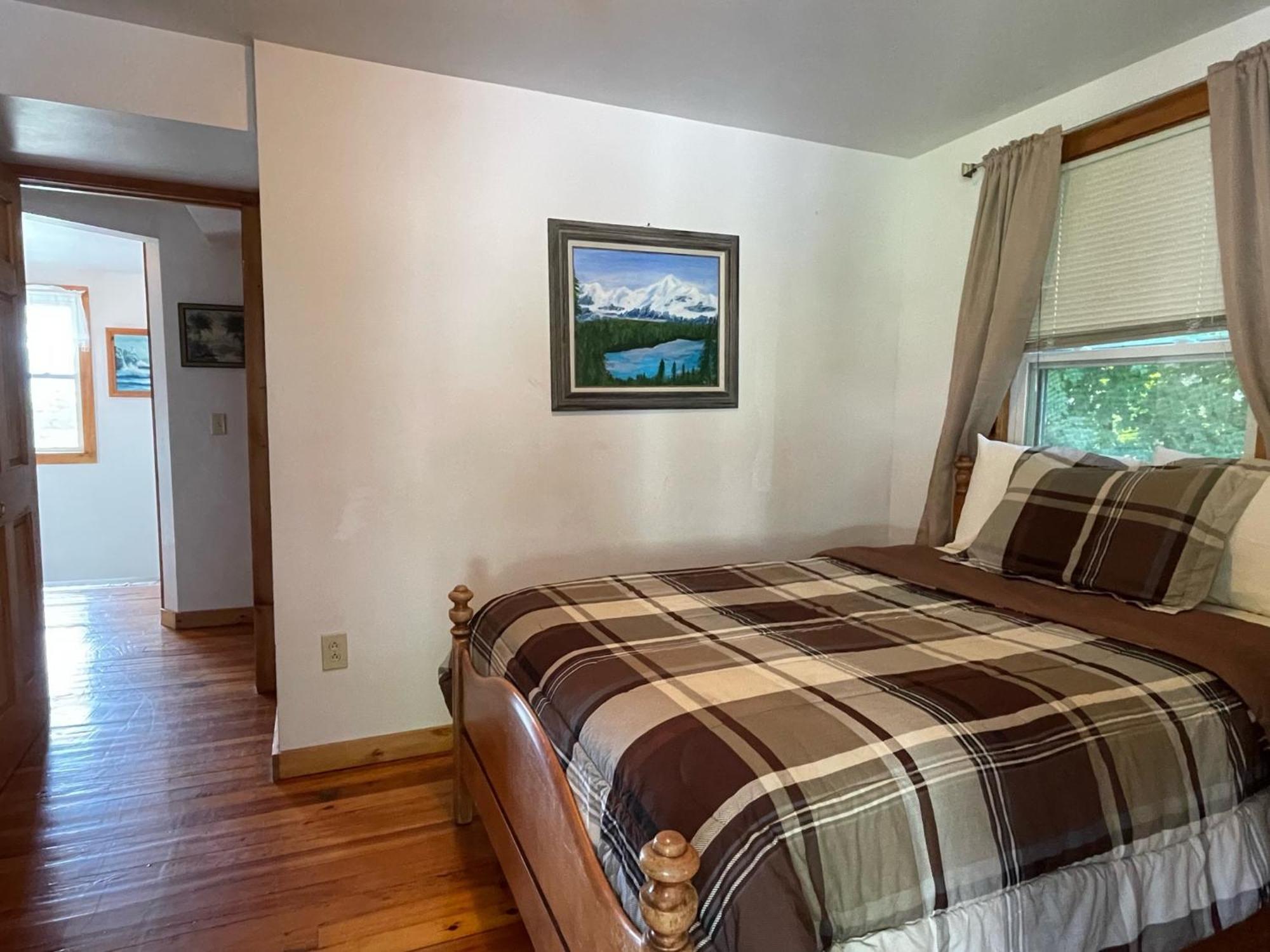 Hill View Motel And Cottages Lake George Room photo