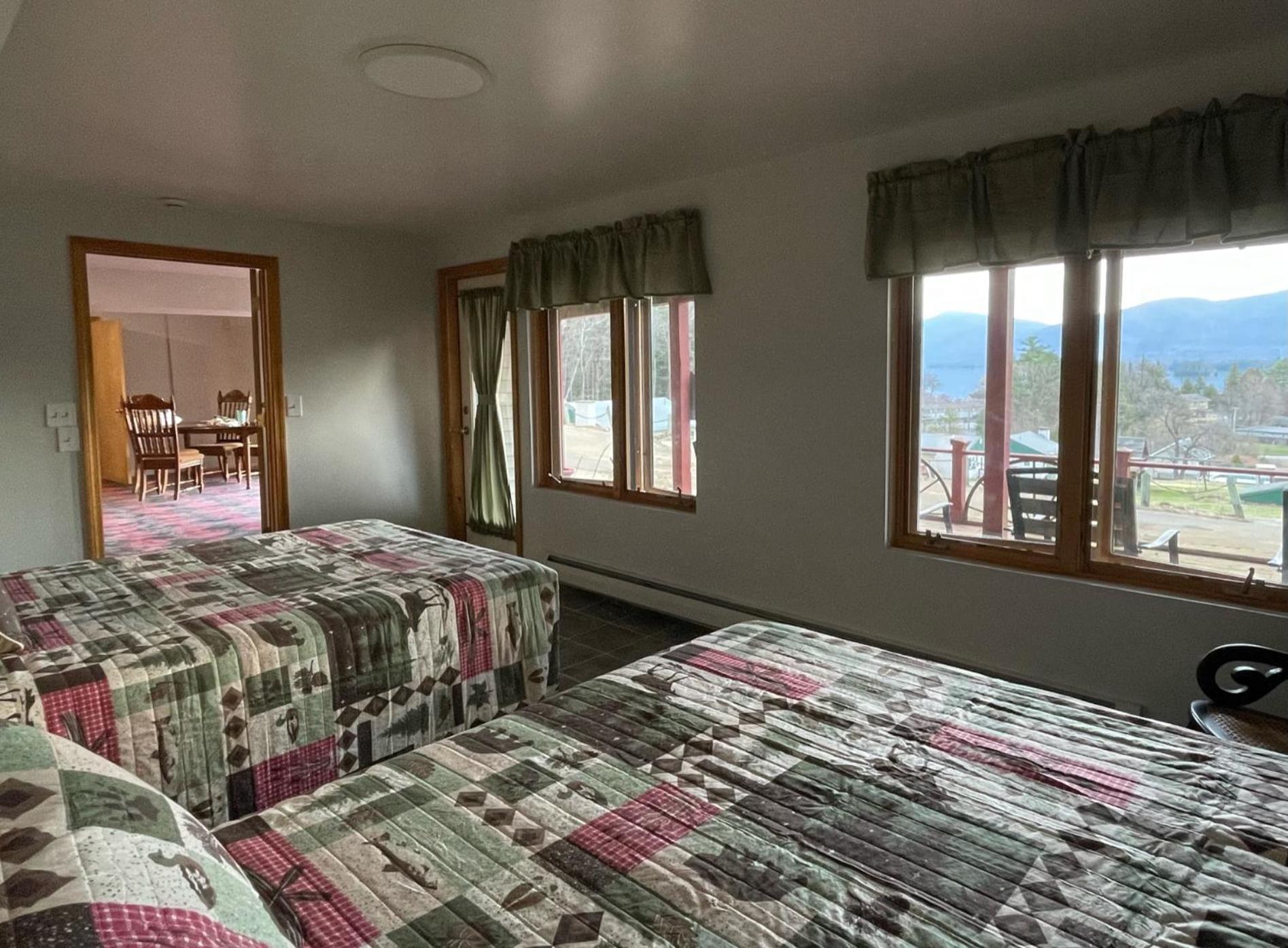 Hill View Motel And Cottages Lake George Room photo