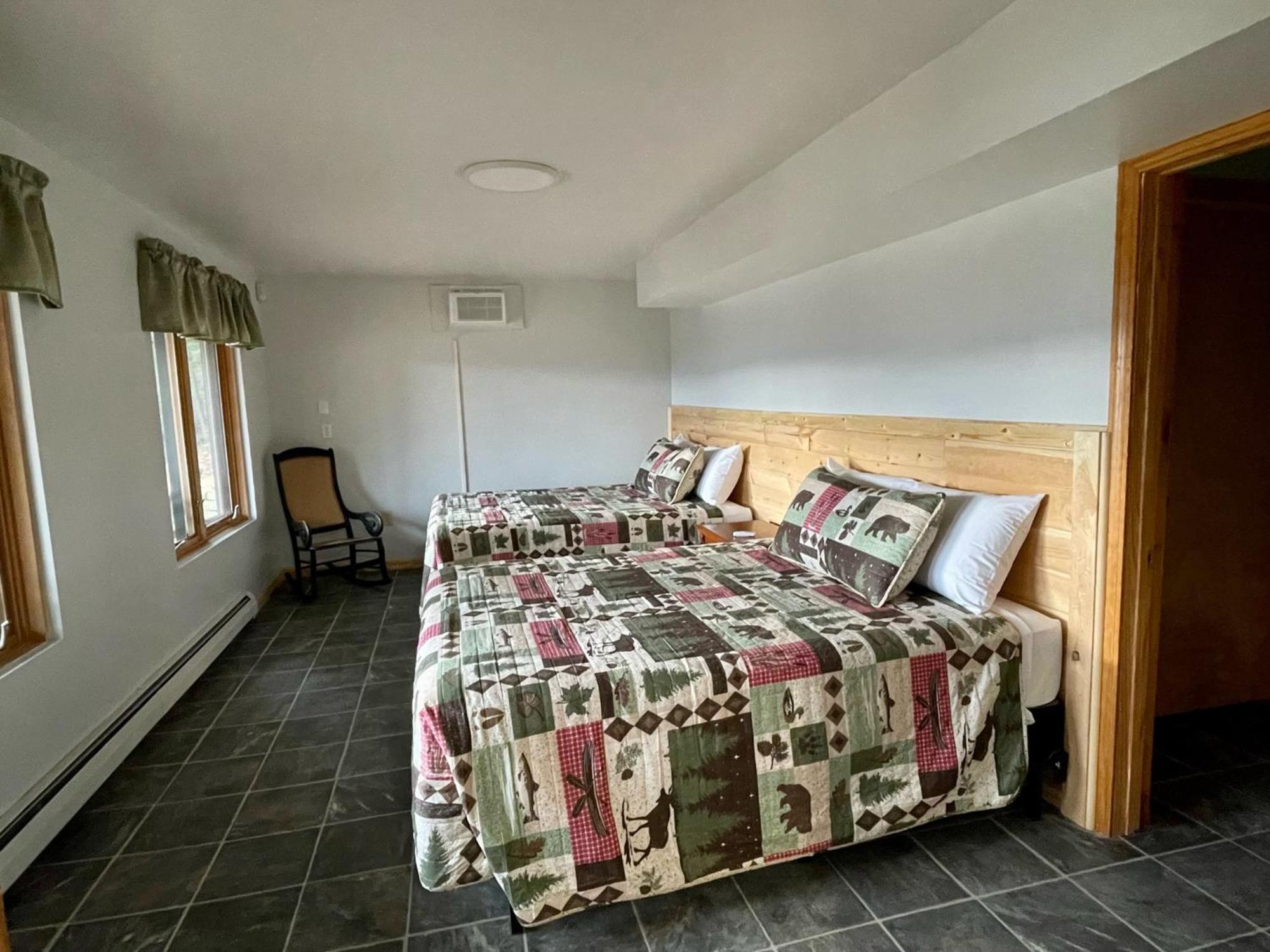 Hill View Motel And Cottages Lake George Room photo