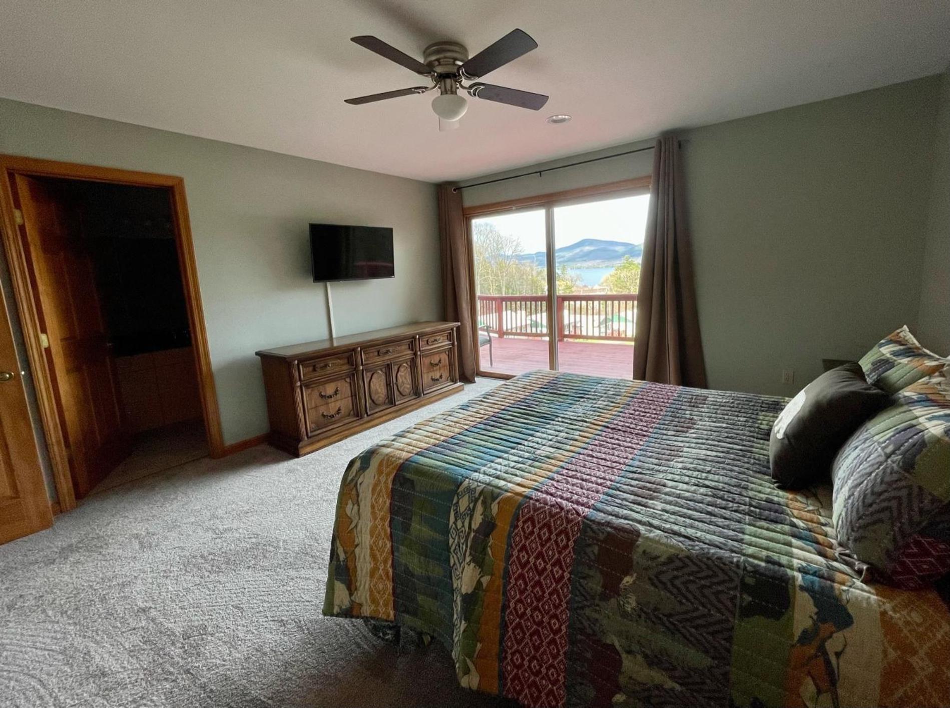 Hill View Motel And Cottages Lake George Room photo